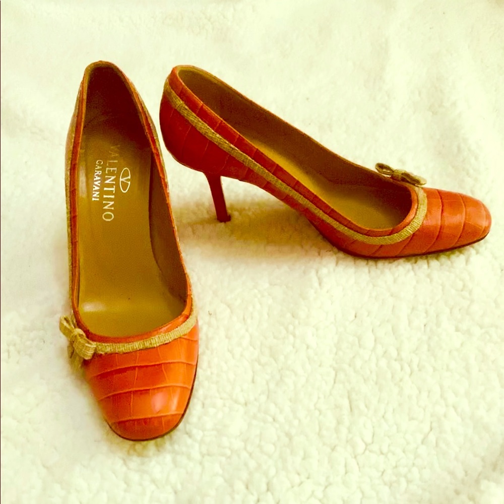 GORGEOUS VALENTINO PUMPS 38-1/2‼️